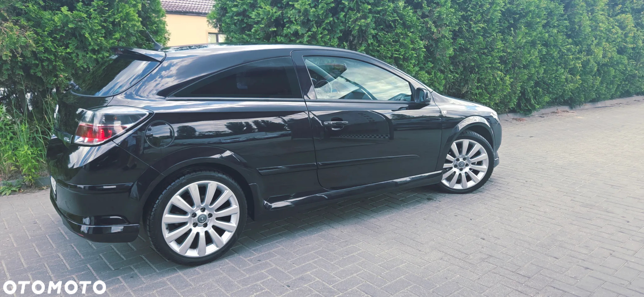 Opel Astra GTC 1.8 Cosmo - 18