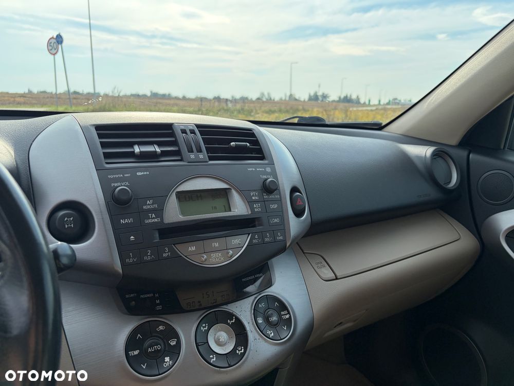 Toyota RAV4 - 18
