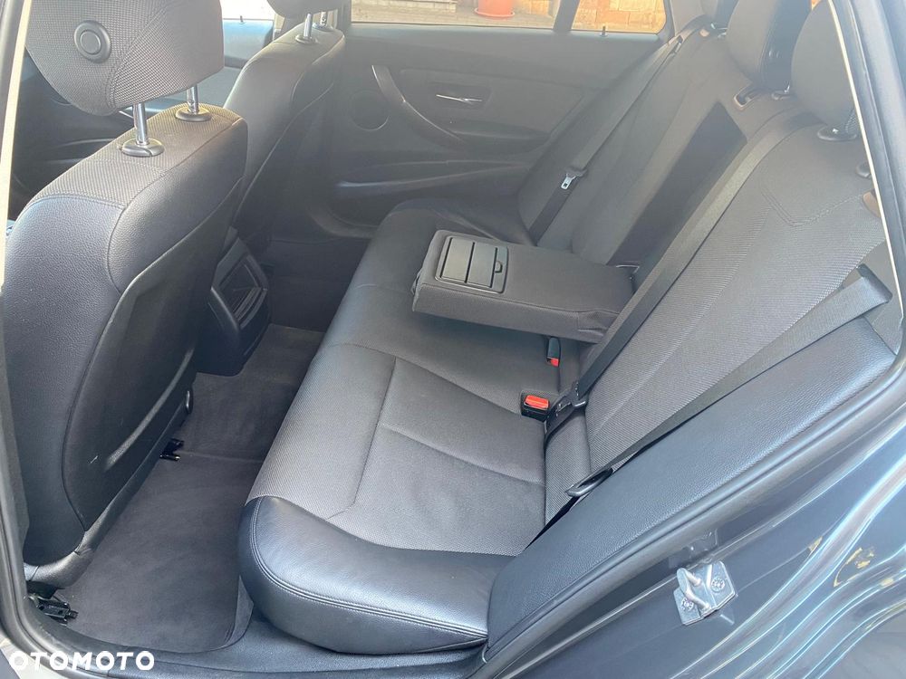 BMW Seria 3 320d Modern Line - 25