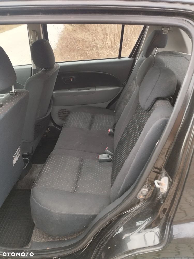 Daihatsu Sirion - 11