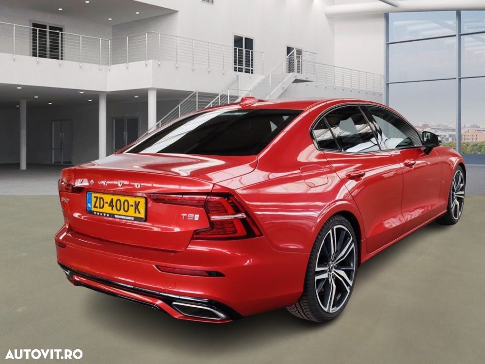 Volvo S60 T5 R-Design - 4