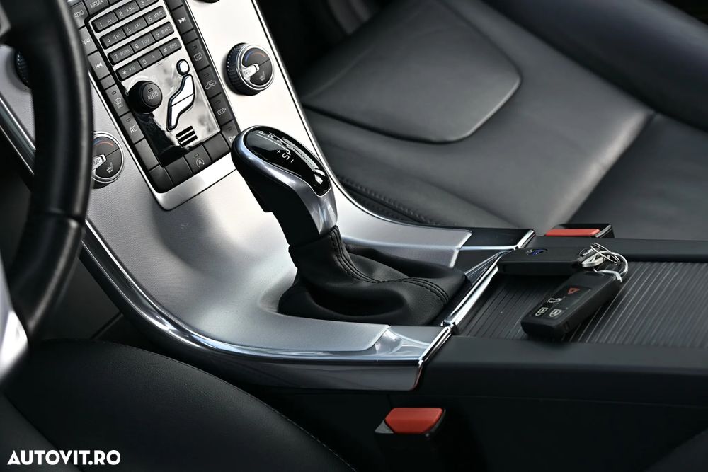 Volvo XC 60 D4 Geartronic Summum - 19