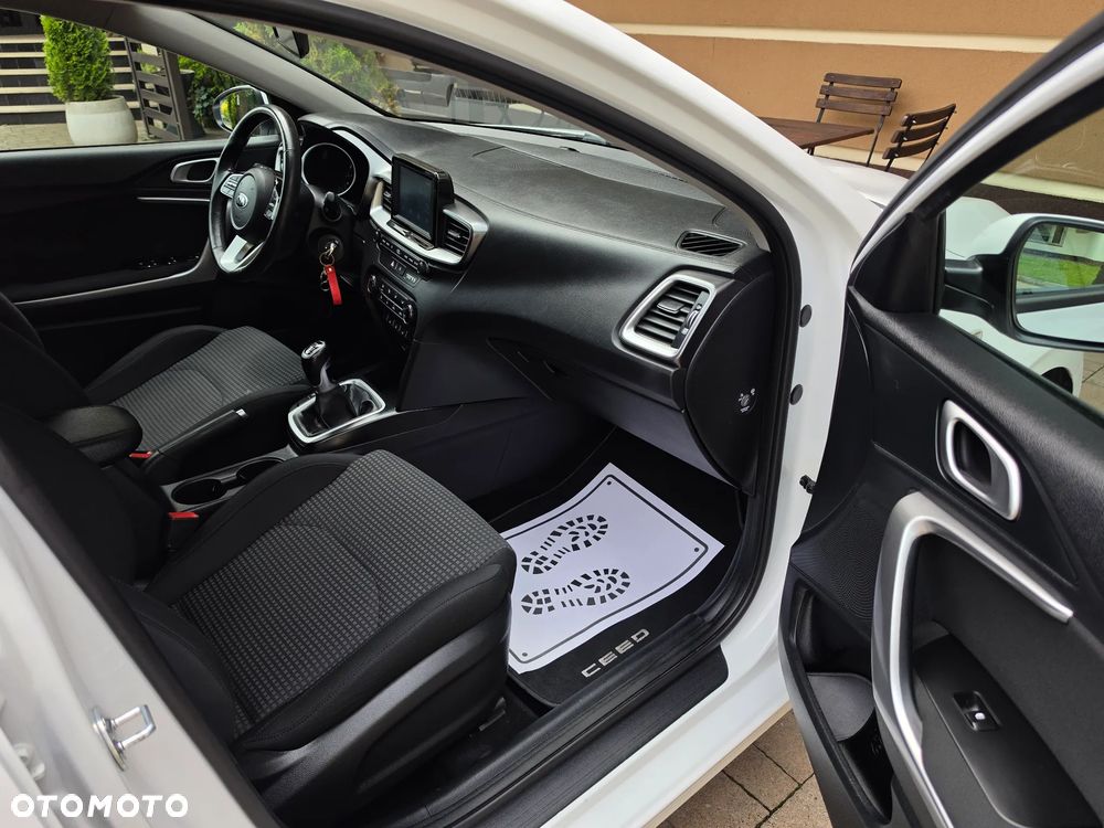 Kia Ceed 1.4 CVVT Attract - 6
