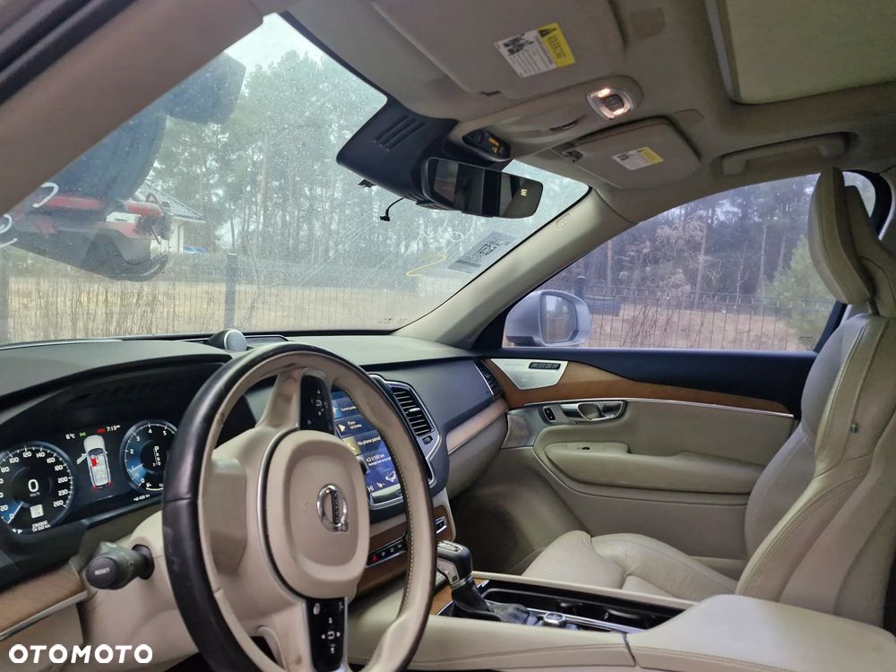 Volvo XC 90 - 12