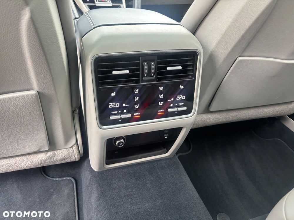 Porsche Cayenne E-Hybrid Platinum Edition - 11