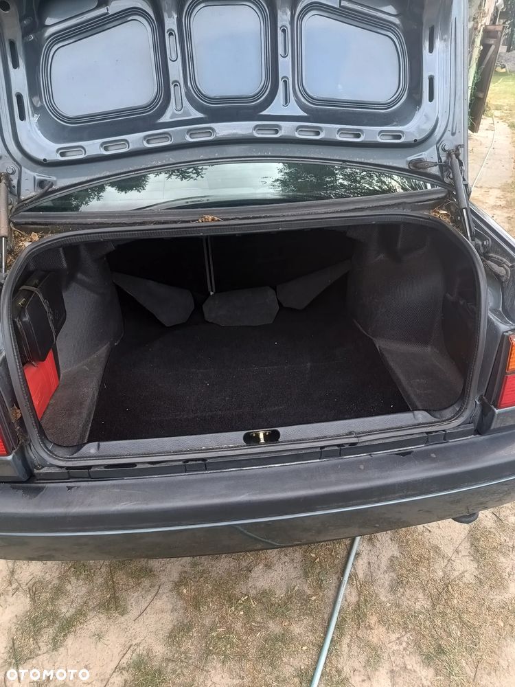 Volkswagen Vento 1.8 GL - 2