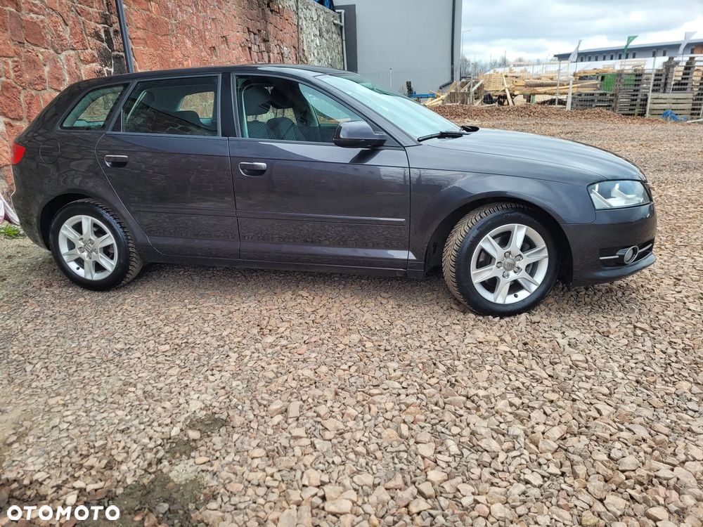 Audi A3 Sportback 1.4 TFSI Ambiente - 11