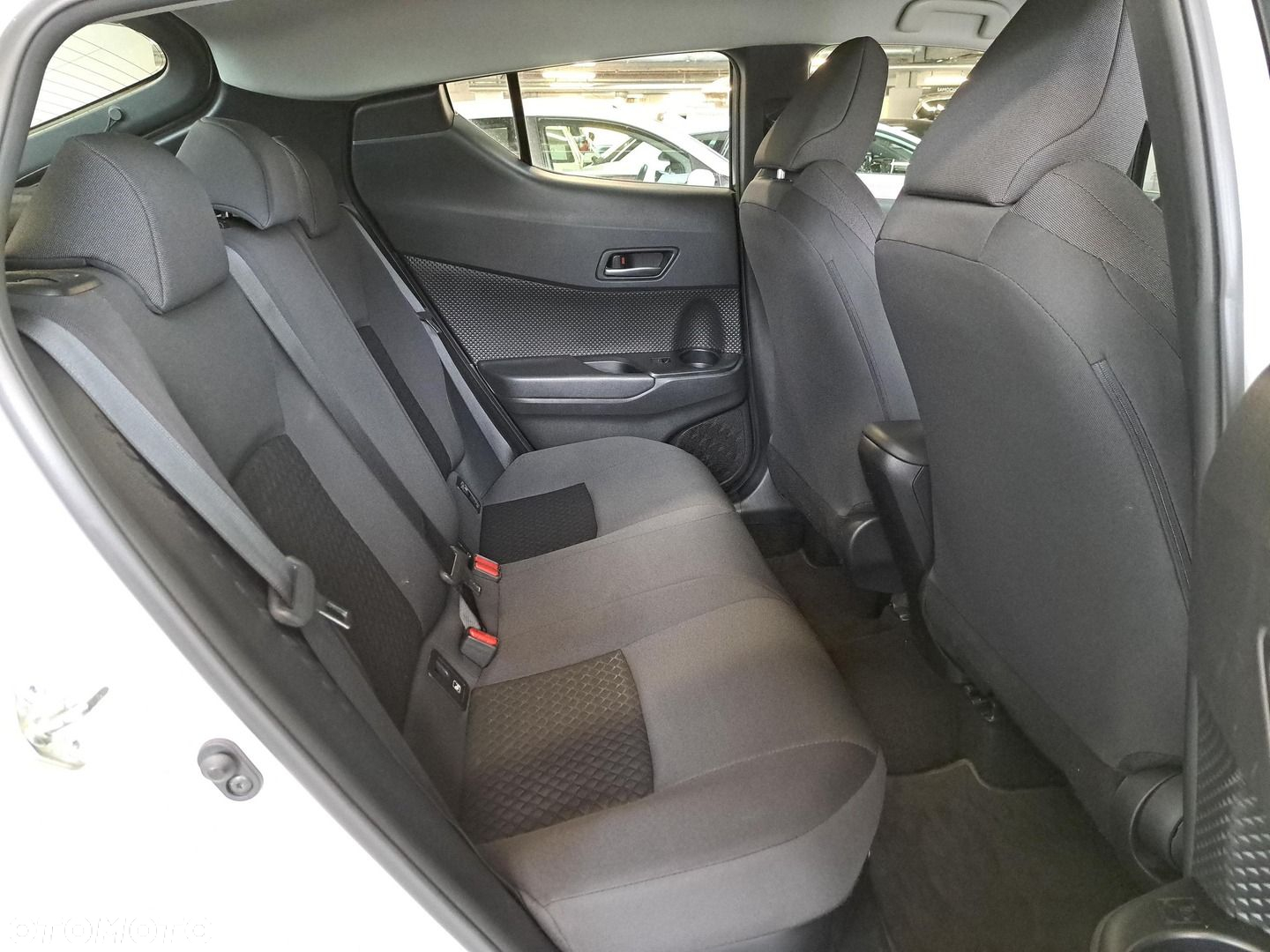 Toyota C-HR - 13