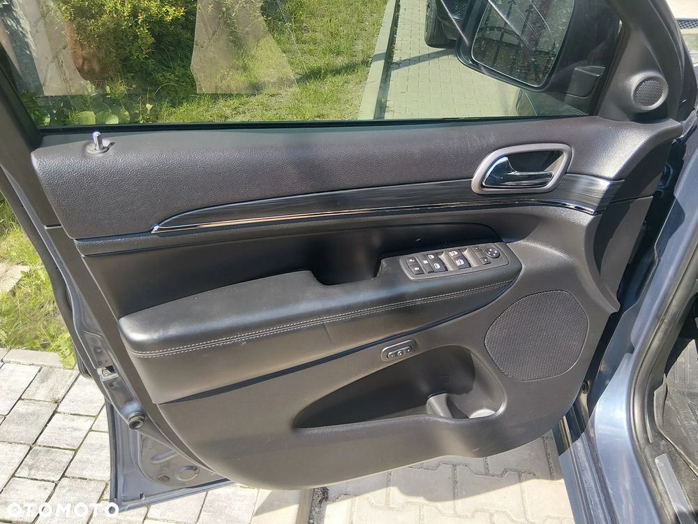 Jeep Grand Cherokee 5.7 V8 Summit - 11