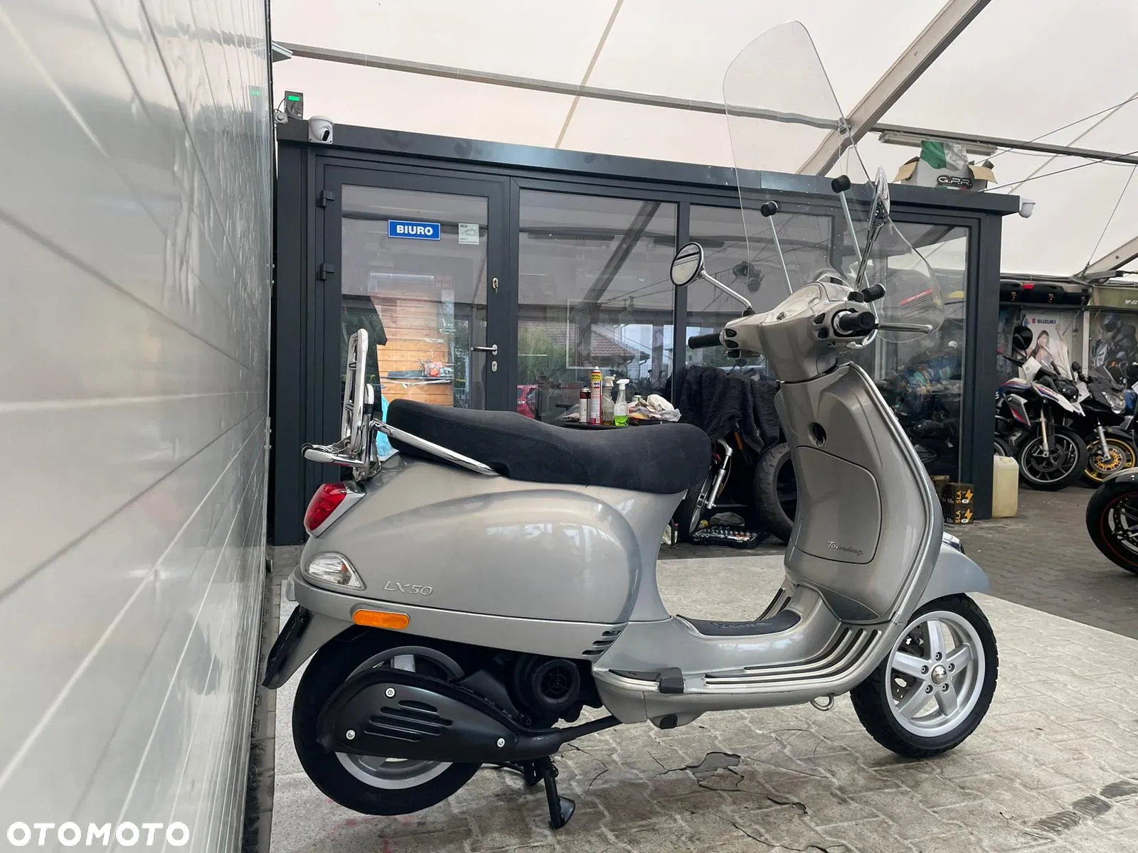 Piaggio Vespa - 18