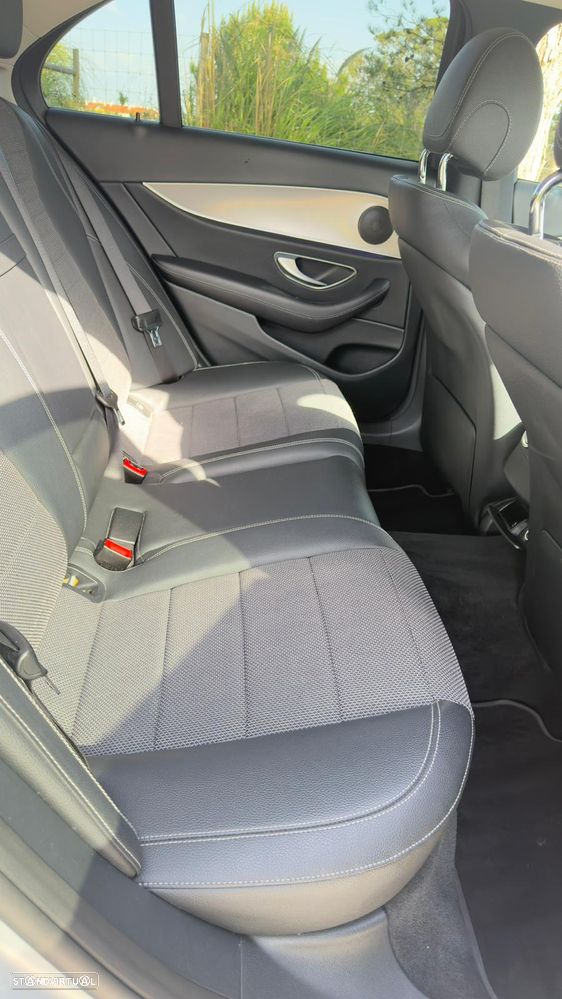 Mercedes-Benz E 220 d Avantgarde - 11