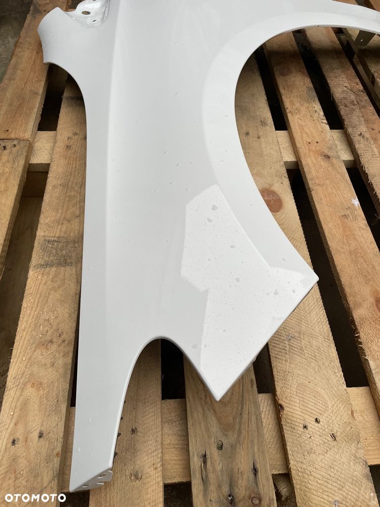 BŁOTNIK PRZÓD LEWY MERCEDES-BENZ W247 B KLASA A2478810900 BIAŁY W KOLOR - 9