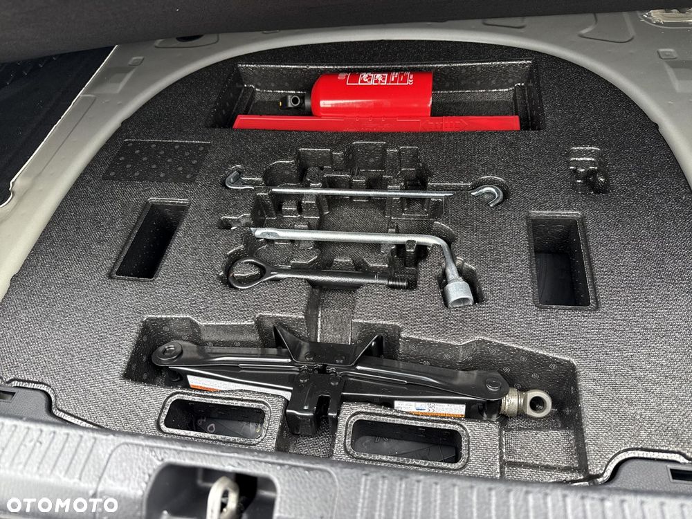 Toyota Camry 2.5 Hybrid Prestige CVT - 25