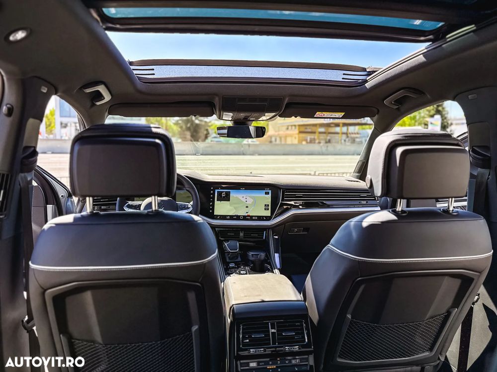 Volkswagen Touareg V6 TDI 4MOTION R-Line - 27