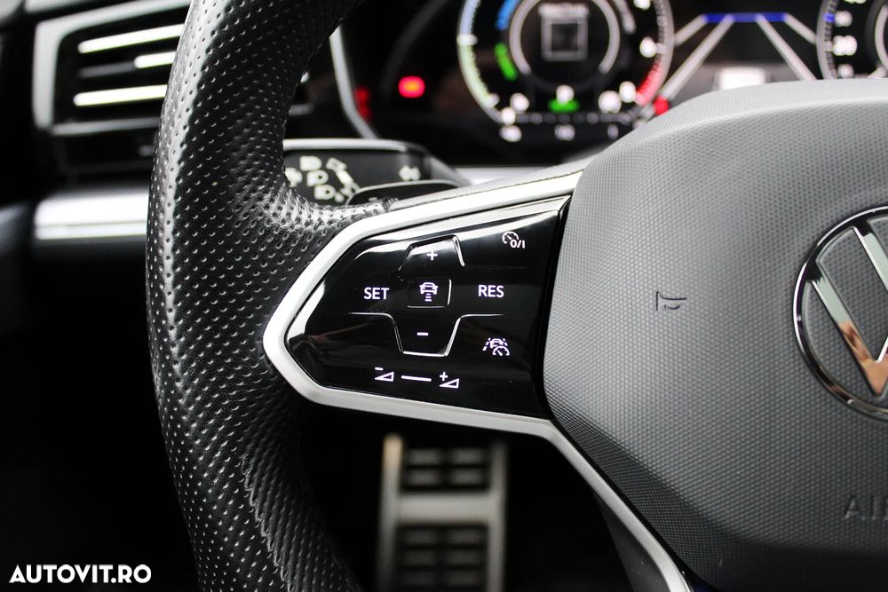 Volkswagen Touareg 3.0 V6 e-Hybrid 4Motion Aut. R - 17