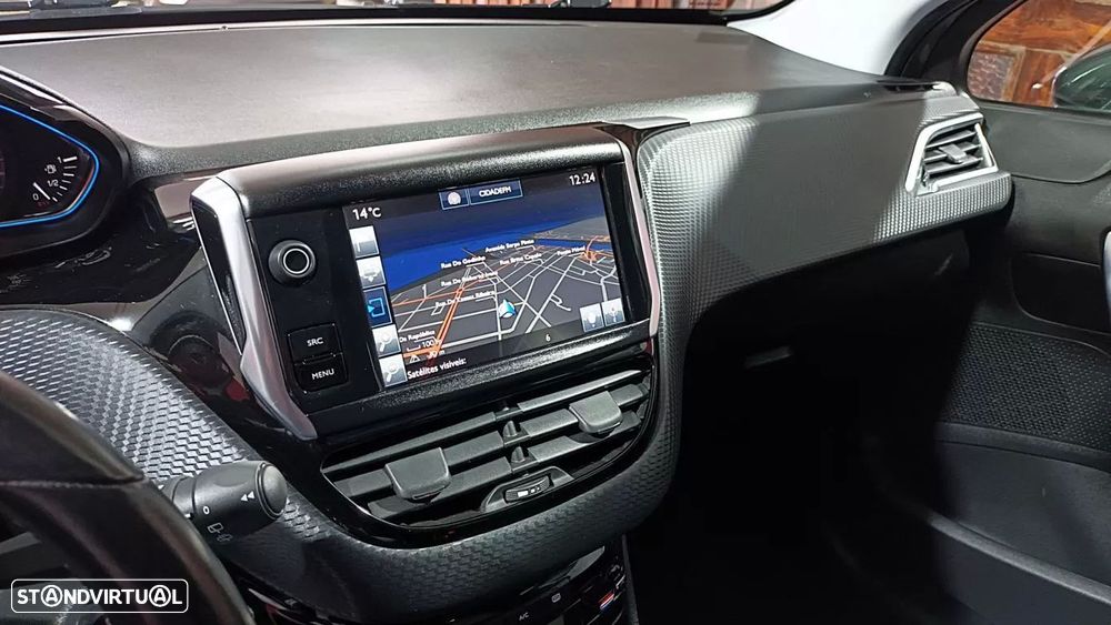 Peugeot 2008 1.2 PureTech Allure - 29