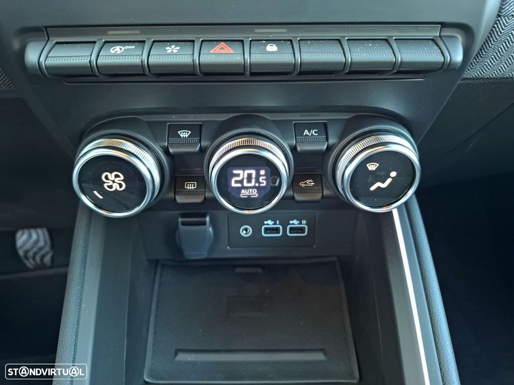 Renault Clio 1.0 TCe Techno Bi-Fuel - 23
