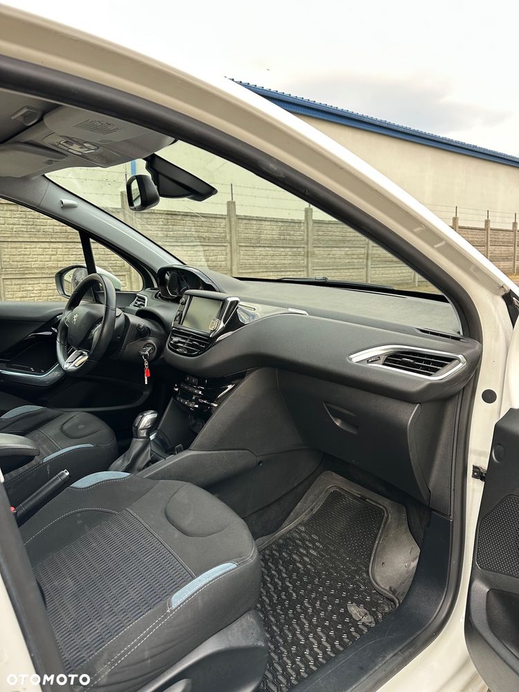 Peugeot 208 1.2 PureTech Allure - 12