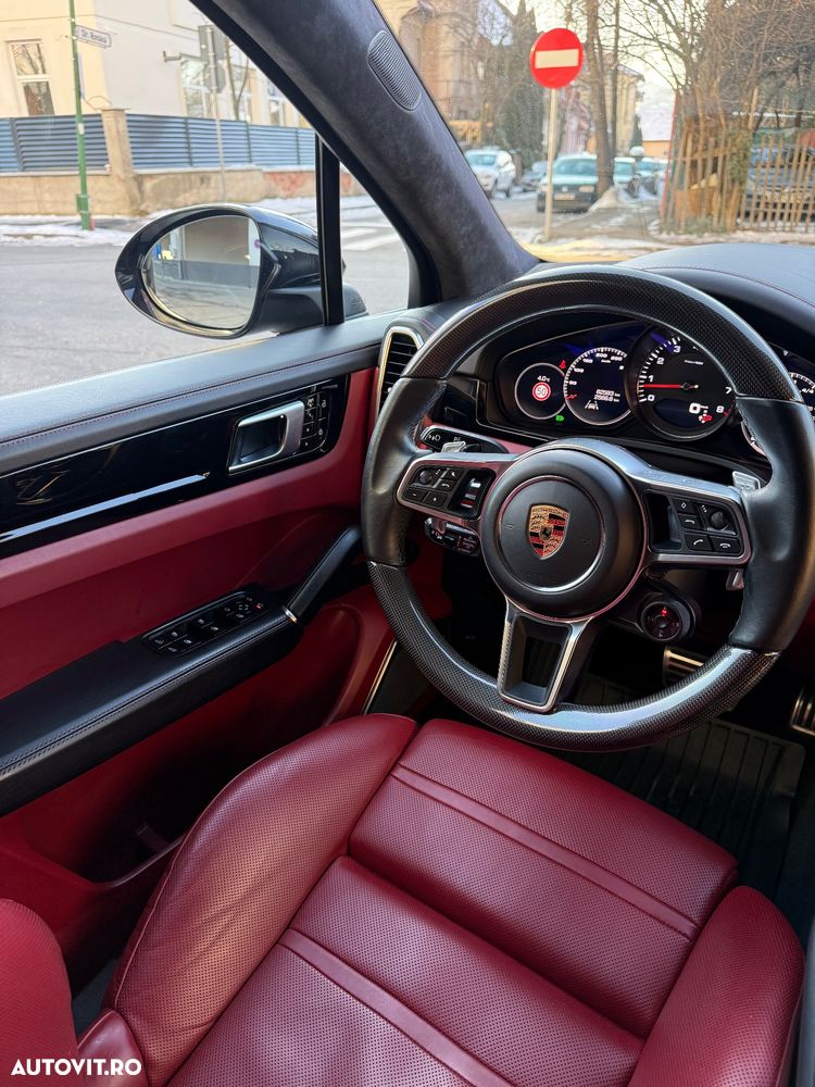 Porsche Cayenne - 22