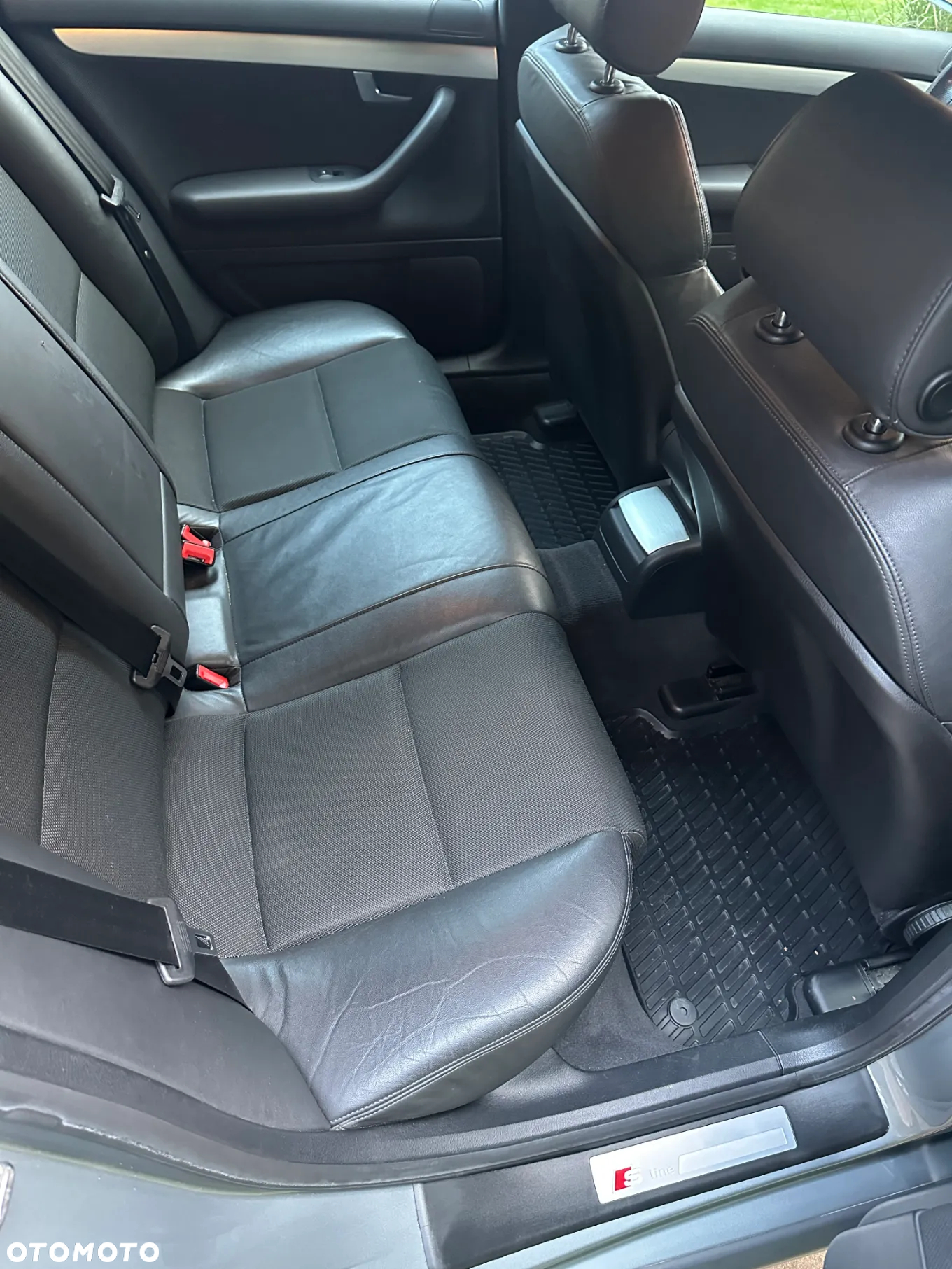 Audi A4 2.0T FSI - 21