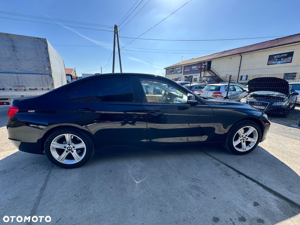 BMW Seria 3 328i xDrive - 5