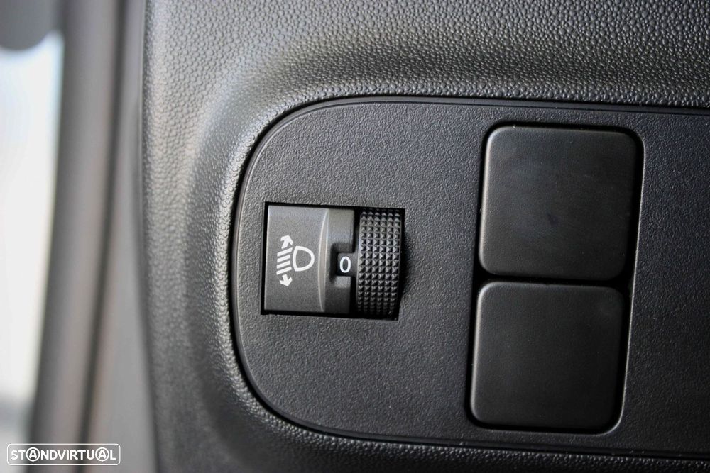 Citroën C3 1.2 PureTech Shine EAT6 - 13