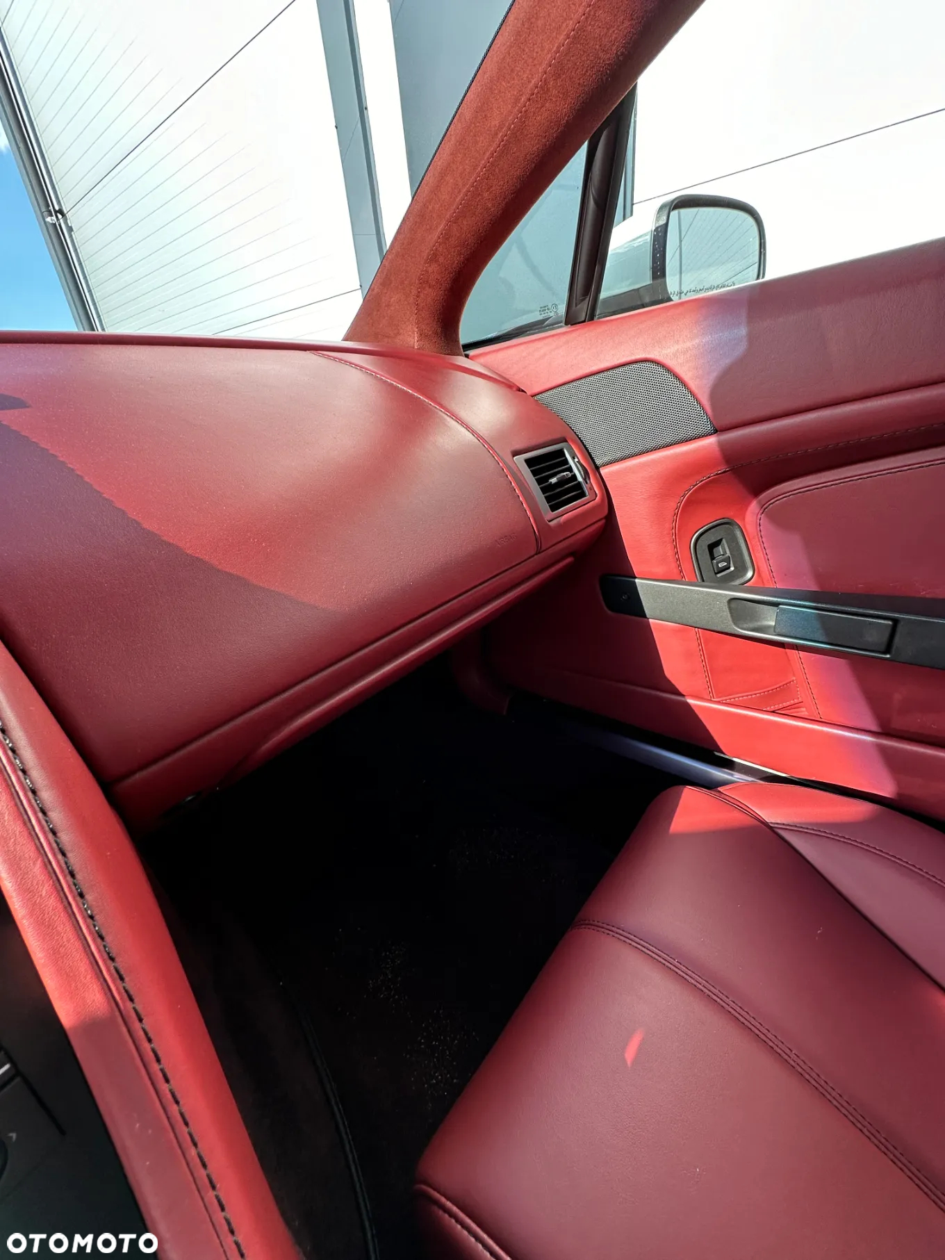 Aston Martin V8 Vantage Sportshift - 31