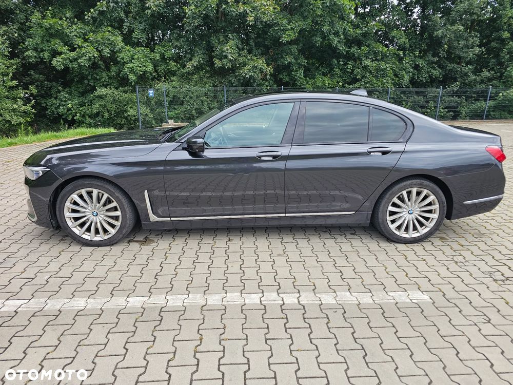 BMW Seria 7 740d xDrive mHEV - 2