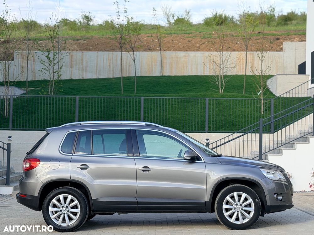 Volkswagen Tiguan 2.0 TDI DPF BlueMotion Technology Lounge Sport & Style - 10