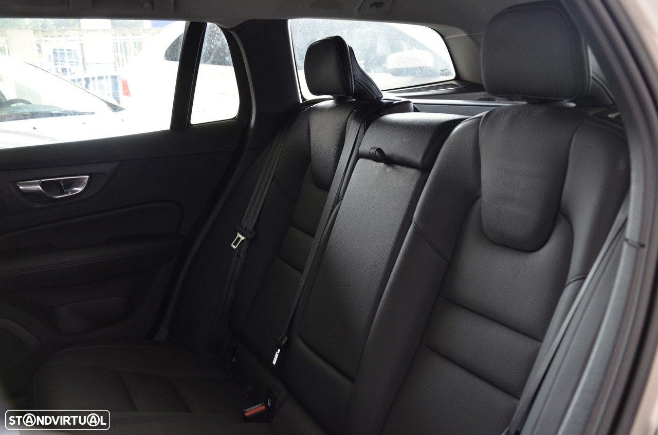 Volvo V60 2.0 T6 AWD TE Plus Dark - 10