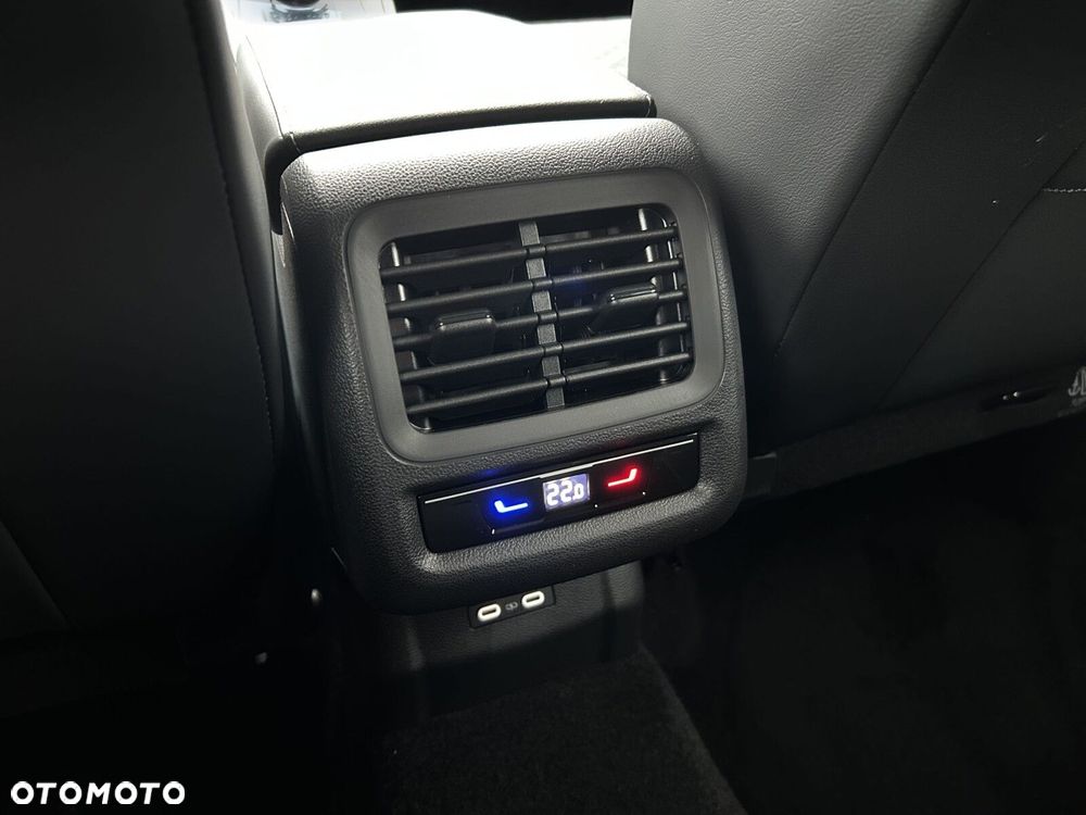 Volkswagen T-Roc 1.5 eTSI R-Line DSG - 30