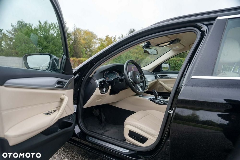 BMW Seria 5 518d Business Edition - 16