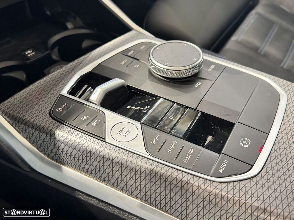 BMW 330 e xDrive Aut. M Sport - 14