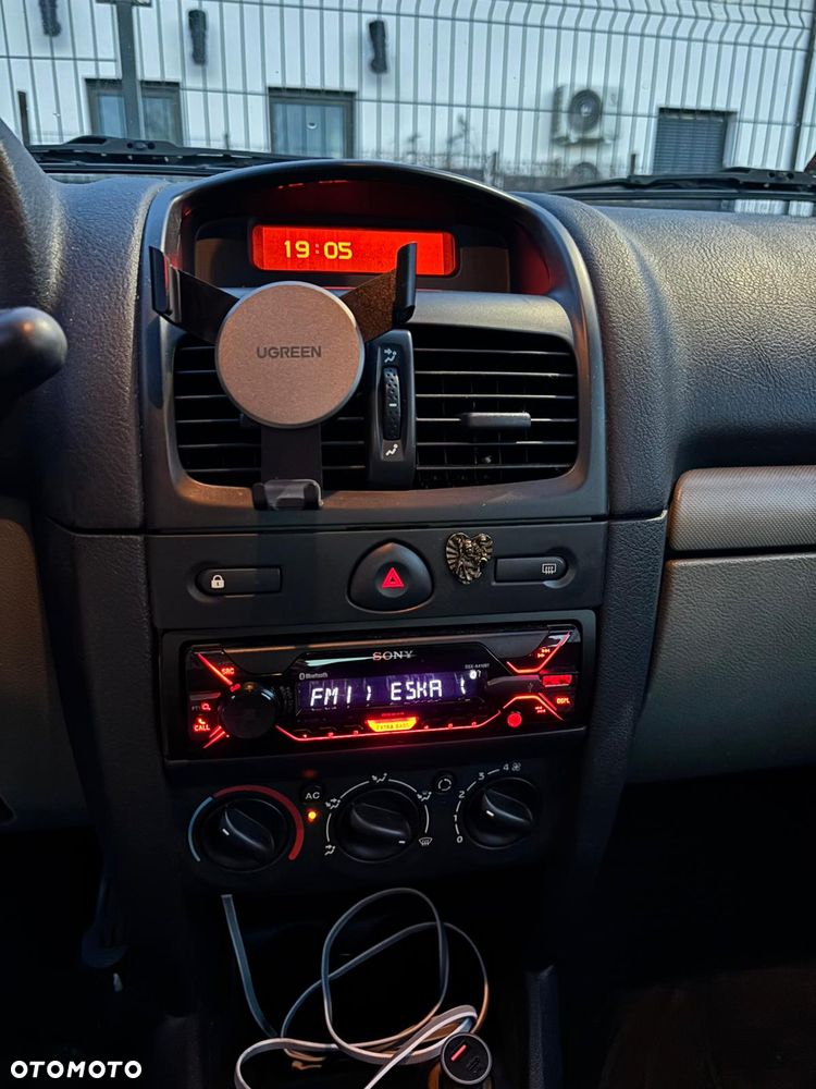 Renault Clio - 12
