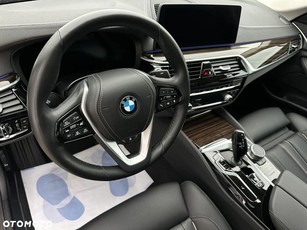 BMW Seria 5 530d xDrive mHEV Luxury Line - 15