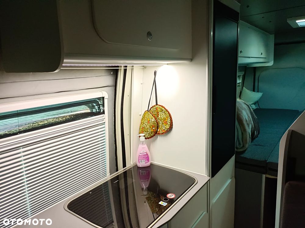 Volkswagen Caravelle - 4