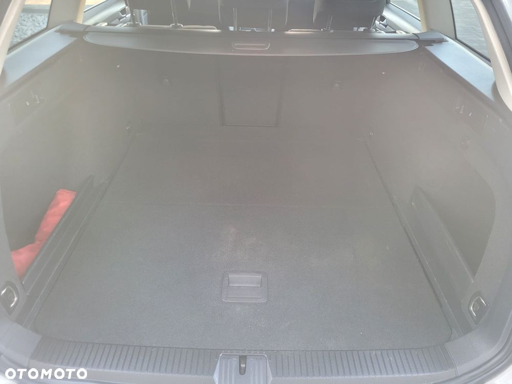 Volkswagen Passat 2.0 TDI (BlueMotion Technology) DSG Comfortline - 2