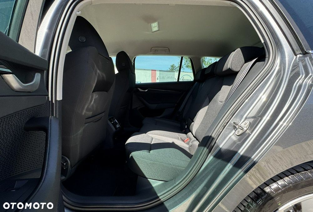 Skoda Octavia 1.5 TSI mHEV Selection DSG - 14
