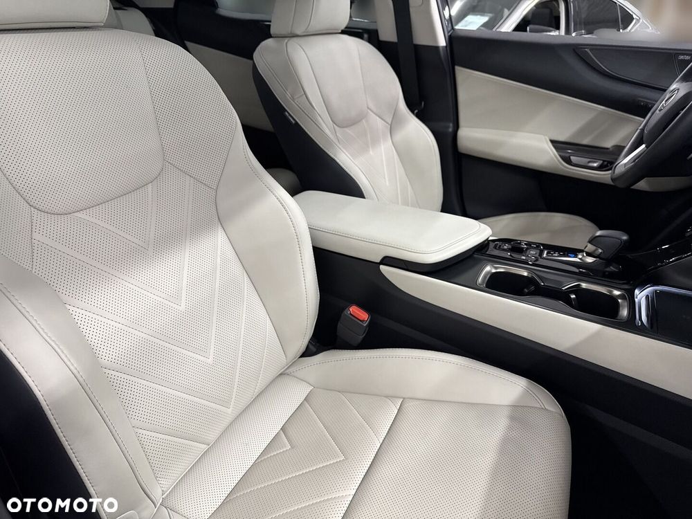 Lexus NX 350h Omotenashi AWD - 25