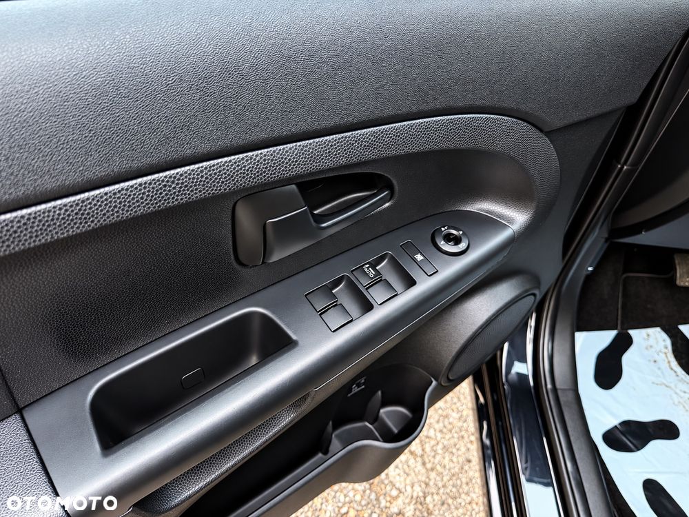 Kia Venga - 18