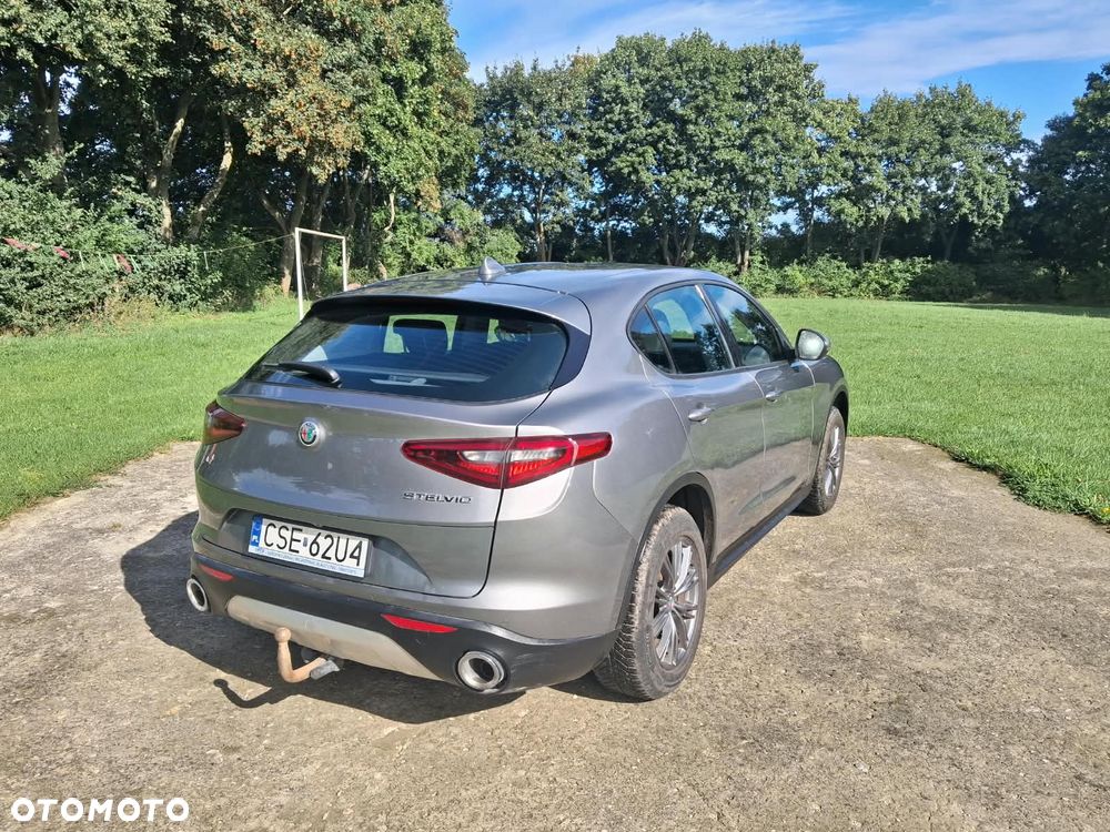 Alfa Romeo Stelvio 2.0 Turbo 16V AT8-Q4 - 4