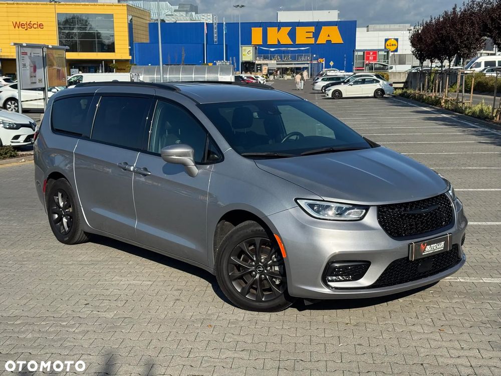 Chrysler Pacifica - 2
