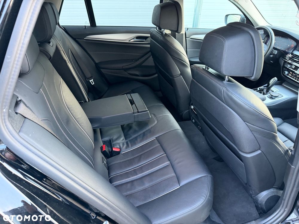 BMW Seria 5 520d xDrive Sport - 11