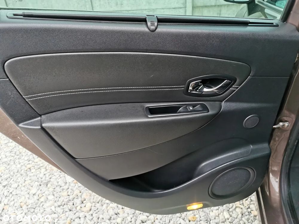 Renault Grand Scenic - 22