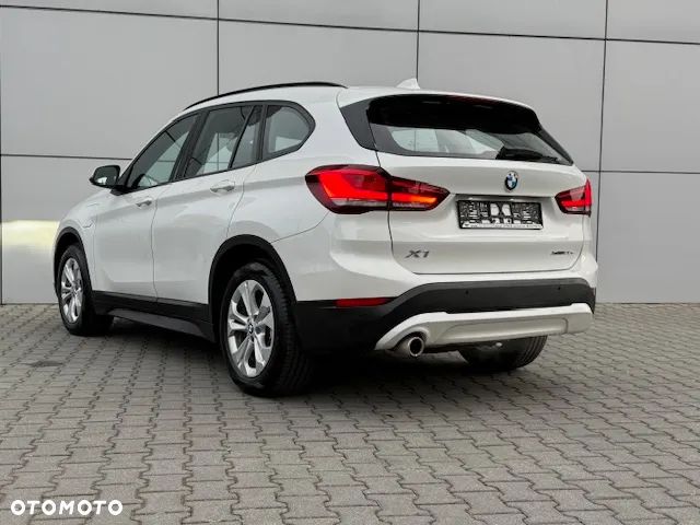 BMW X1 xDrive25e Business Edition - 7