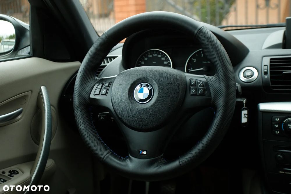 BMW Seria 1 120i - 30