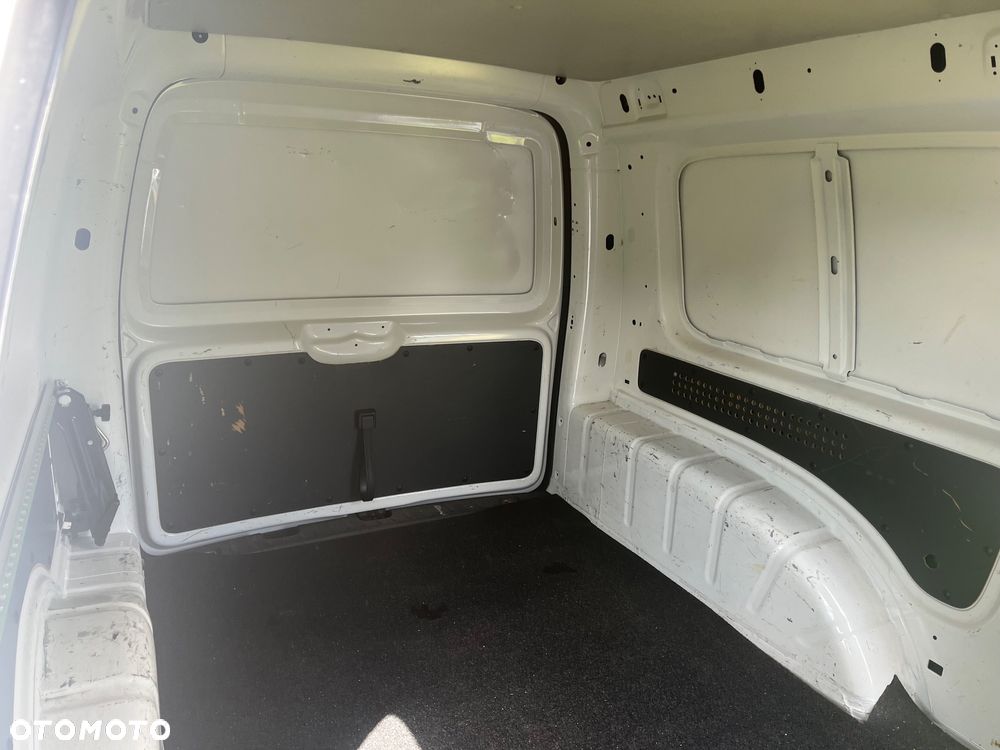 Volkswagen Caddy - 15