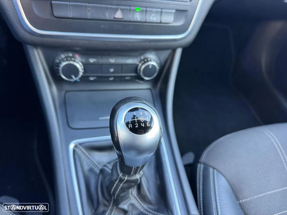 Mercedes-Benz CLA 180 CDI Urban - 26