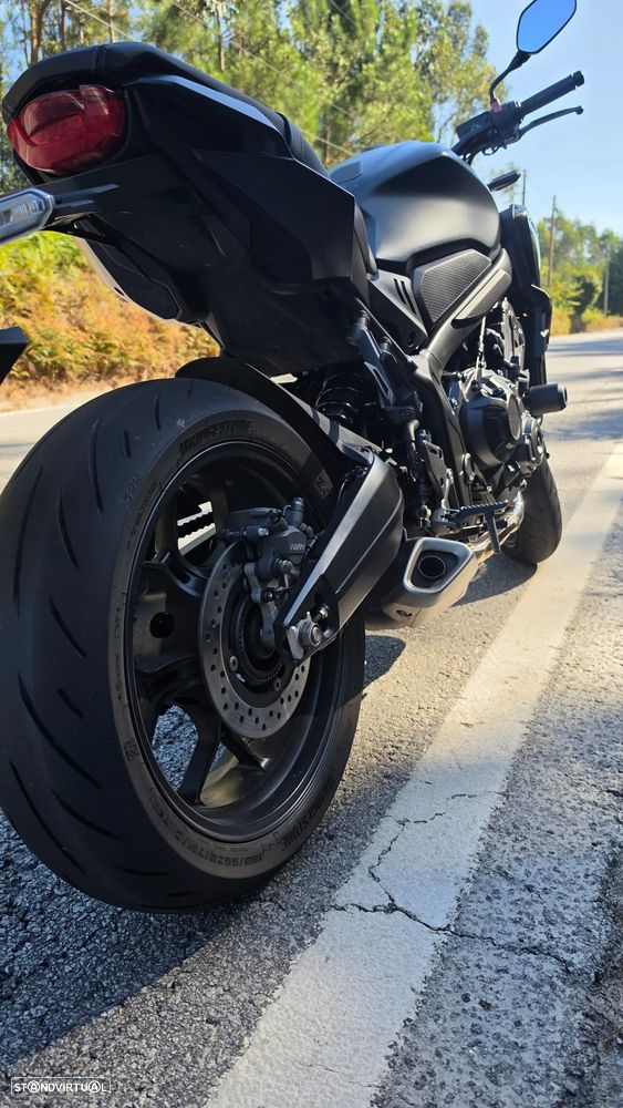 Honda CB 650R Black Edition (Quickshifter) - 1