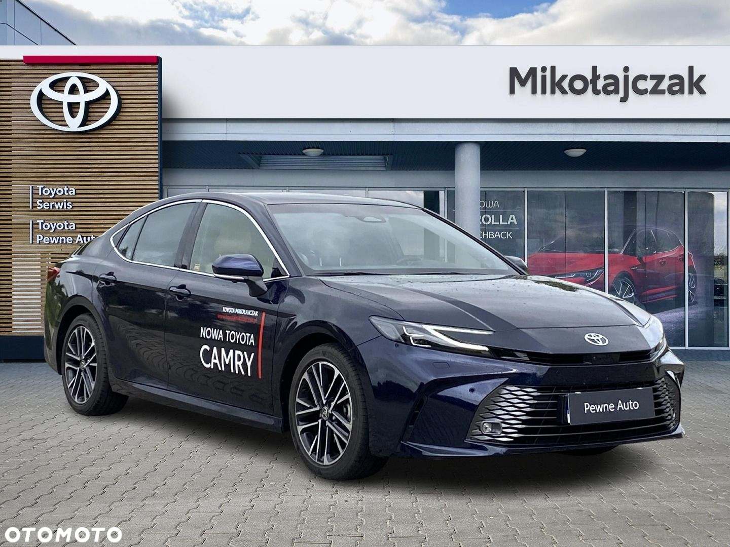 Toyota Camry - 4